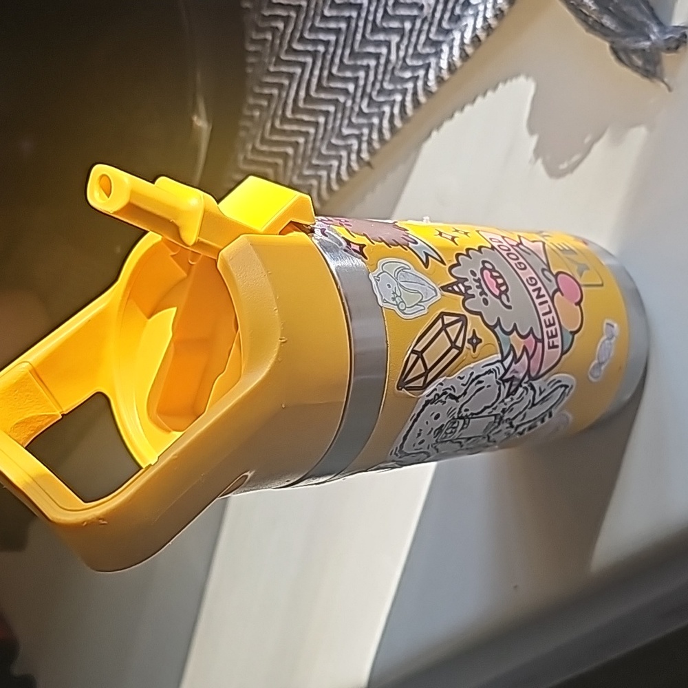 Yellow yeti